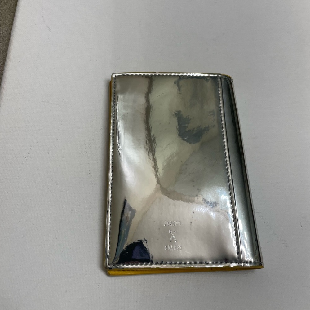 Joseph & Stacey Women’s Silver Mirror Large Wallet Bifold Yellow Inside - Picture 2 of 11